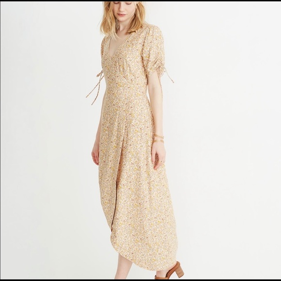 size 18 maxi dress with sleeves